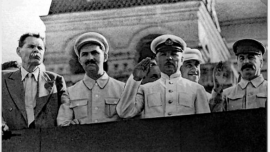 gorki-kaganovich-vorochilov-staline-1931.png