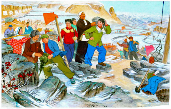 Fendez les rochers et construisez des canaux ! − Les jeunes femmes se précipitent à la campagne à l’instar des jeunes hommes