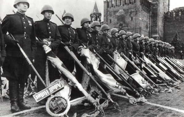 Défilé de la victoire le 24 juin 1945 à Moscou