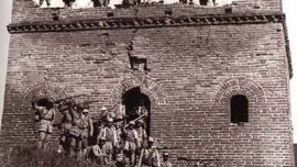 armee_rouge_sur_la_grande_muraille.jpg