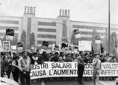 cortege_quittant_l_usine_fiat_de_turin_1969.jpg