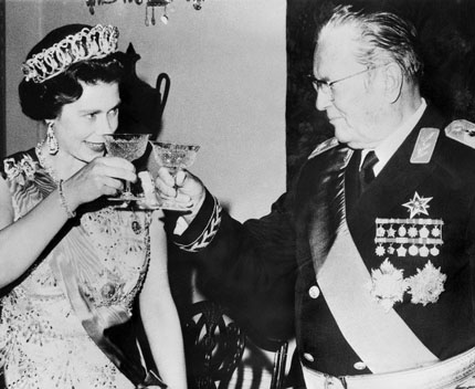 elizabeth_ii_et_josip_broz_tito.jpg