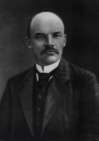 la_revolution_russe_la_bataille_pour_le_positionnement_du_parti_bolchevik_1.jpg