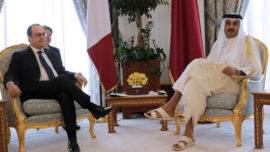 francois_hollande_et_l_emir_du_qatar_cheikh_tamim_ben_hamad_al-thani_le_4_mai_2015_a_doha-eng.jpg
