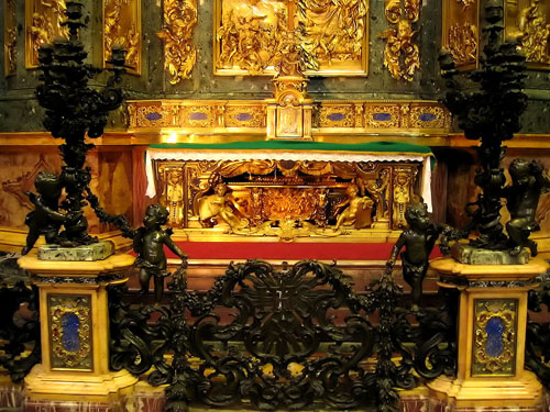 tombeau-d_ignace-de-_loyola.jpg