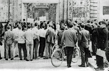 Université de Louvain, 17 mai 1966 : manifestation contre les autorités académiques.