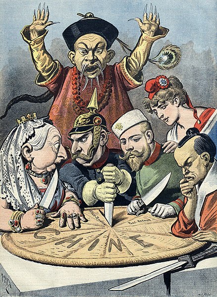 Caricature sur la situation de la Chine publiée dans le supplément du Petit Journal, en janvier 1898. La Chine se fait découper par la reine Victoria du Royaume-Uni, Guillaume II d’Allemagne, Nicolas II de Russie, la Marianne française et l’Empereur Meiji du Japon, sous l’oeil impuissant d’un mandarin chinois. Les seuls figures non caricaturées sont à mettre en rapport avec l’alliance franco-russe.