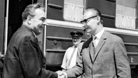 Léonid Brejnev et Alexander Dubček à Čierna nad Tisou