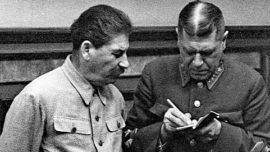 Staline et Boris Shaposhnikov