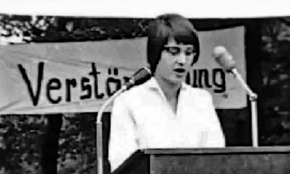 20 mai 1958 : première brève prise de parole publique de Ulrike Meinhof à Münster lors d'un rassemblement d'opposants aux armes nucléaires