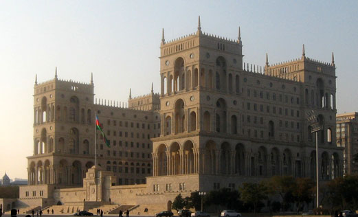 Siège du gouvernement de la République soviétique d’Azerbaïdjan à Bakou, par Lev Roudnev