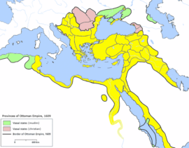 L'empire ottoman en 1609 : en jaune les provinces ; en vert les états tributaires musulmans (régence d'Alger, khanat de Crimée, charifat de La Mecque) et en rose les états tributaires chrétiens (d'Ouest en Est Raguse, Transylvanie, Moldavie, Valachie, Abkhazie et Gourie), carte de Spiridon Ion Cepleanu/Wikipedia