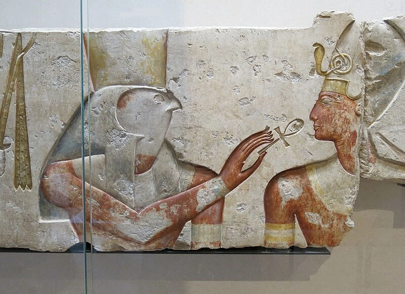 Horus remet ânkh au pharaon