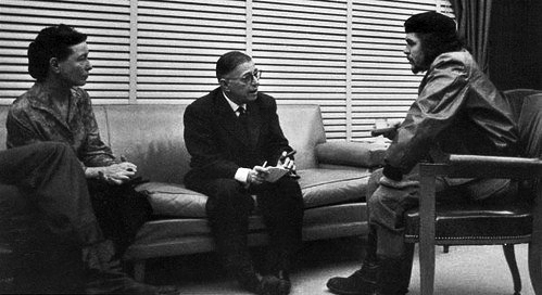 La Havane, 1960 : discussion entre Simone de Beauvoir, Jean-Paul Sartre et Ernesto « Che » Guevara
