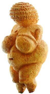 Le meilleur symbole du rapport entre la défense des animaux et le féminin, ou le féminisme d’ailleurs, c’est sans aucun doute la déesse-mère. Les petites statuettes datant du Paléolithique représentent la femme comme la déesse du monde : la femme est associée à la Terre, à la vie, au sens de la vie elle-même. La statuette la plus connue est celle de Willendorf, en Autriche, datant de plus de 22 000 ans.