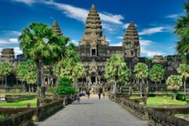 Le fameux temple khmer d’Angkor Wat est initialement hindou, avant d’être repris par le bouddhisme