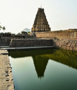 Le temple Virupaksha, datant du 7e siècle, au Karnataka