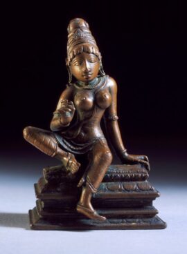 Statue de Parvati, au Tamil Nadu, 11e siècle ; elle est la soeur de Vishnou et le mari de Shiva