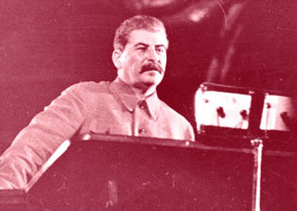 staline-discours-radio-diffuse.jpg