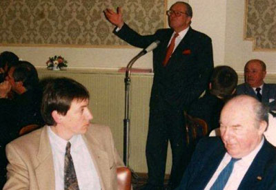 Jan Jambon et Jean-Marie lors d'une conférence-débat en 1996