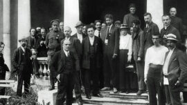 Des délégués du second congrès, Lénine au premier plan
