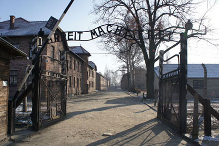 Portail d'entrée du camp d’Auschwitz I