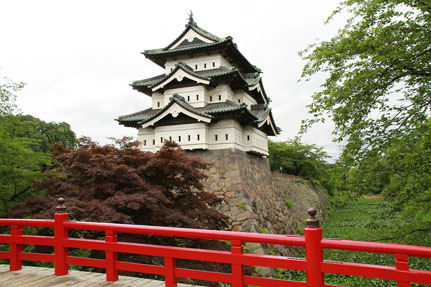 Le château de Hirosaki du clan Tsugaru, construit en 1611