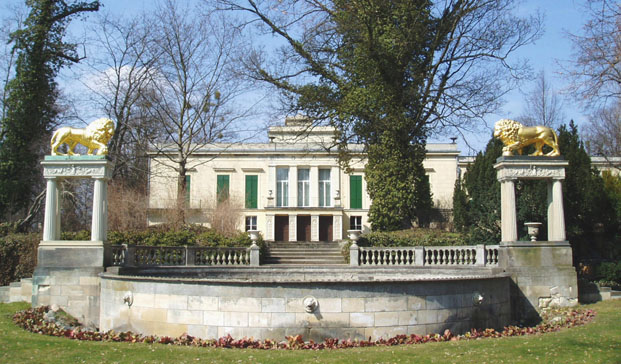 Le château de Glienicke à Berlin de Karl Friedrich Schinkel (wikipédia)