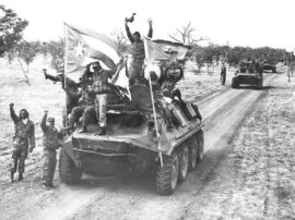 Soldats cubains et soviétiques en Angola